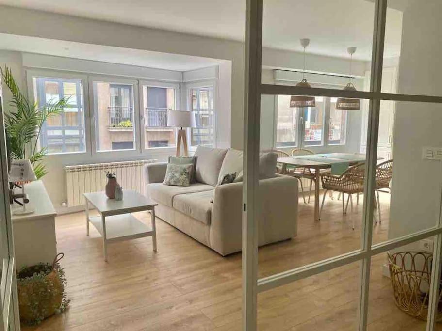 Apartamento A Estrenar En Centro Gijon. Fibra-Tv Zewnętrze zdjęcie